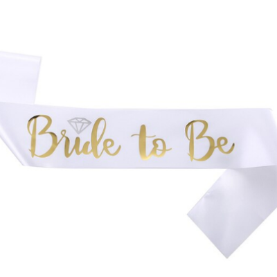 Bride To Be Saten Kuşak Beyaz Üzeri Metalize Altın Yazılı 160×9.5 cmEĞLENCE – PARTİ